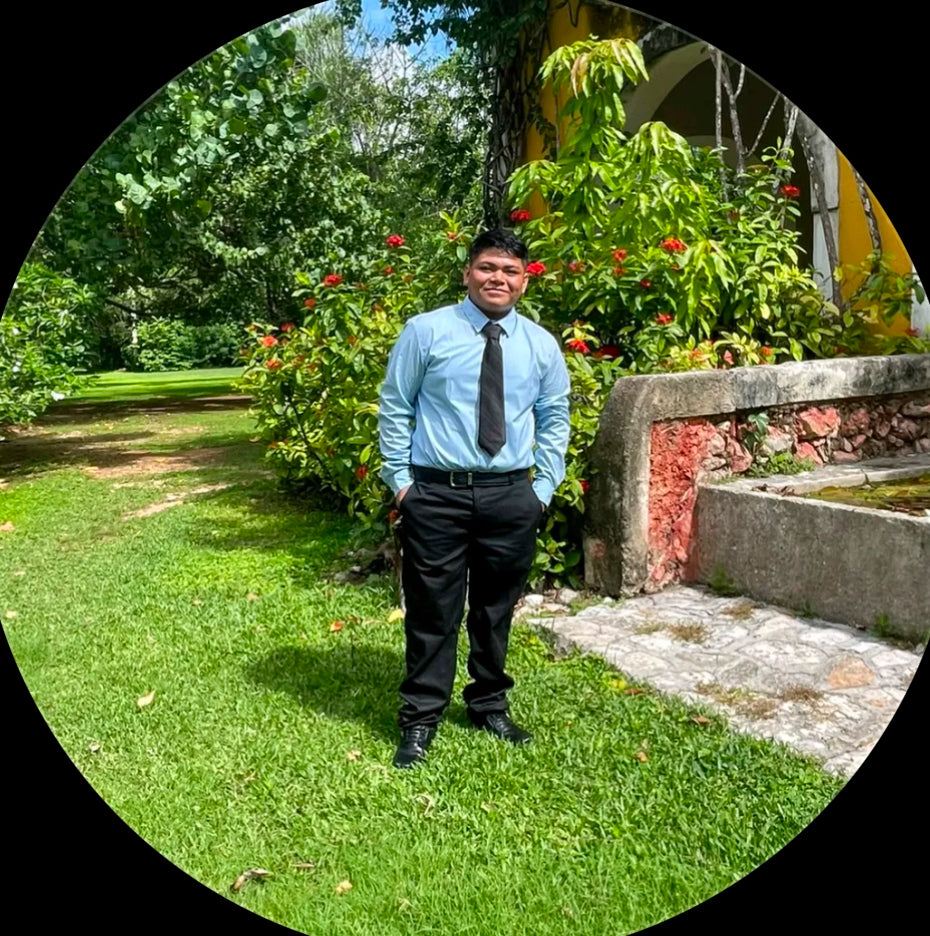 <em>Carlos R.</em>